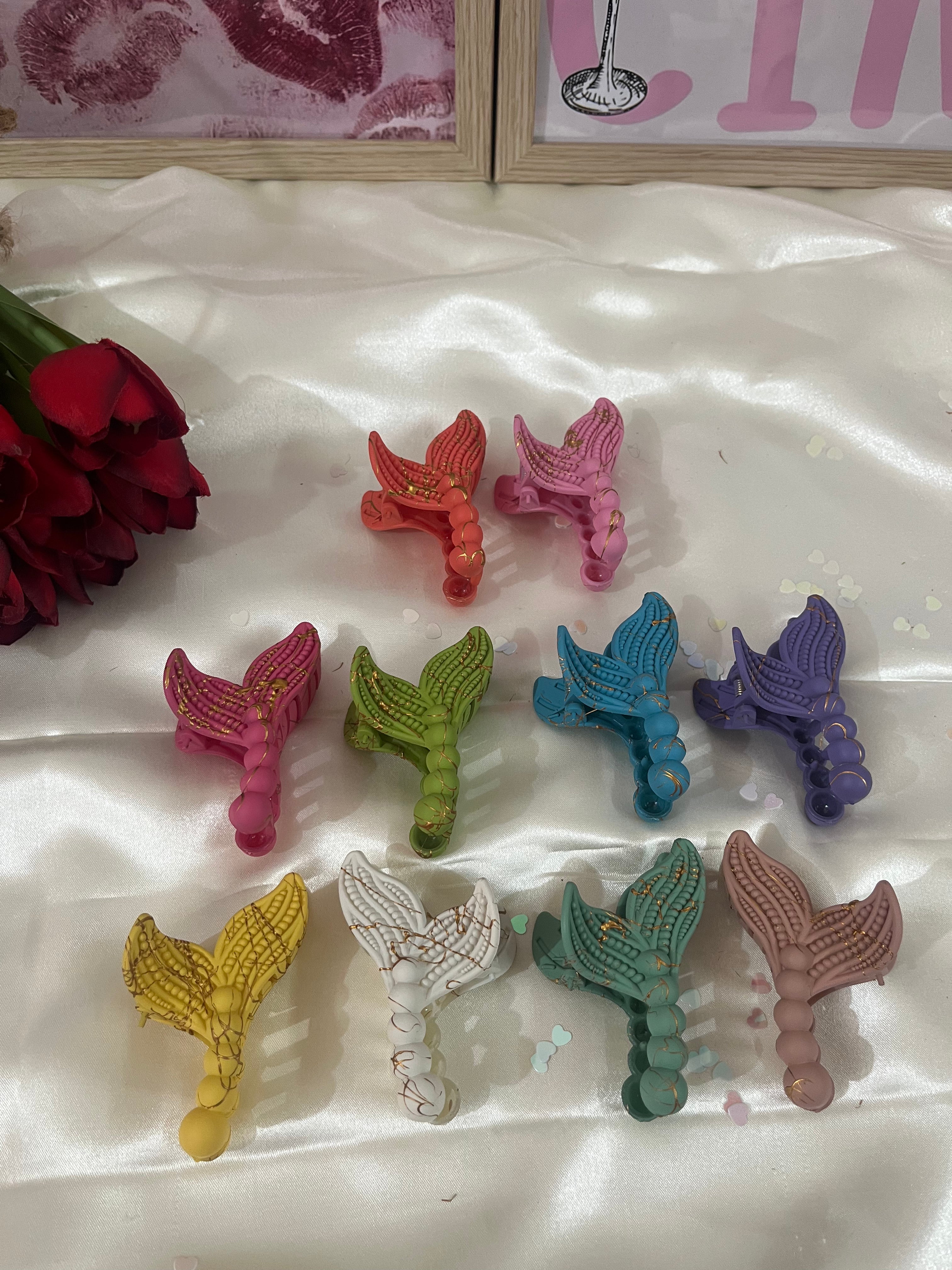 Mermaid-tail claw clip