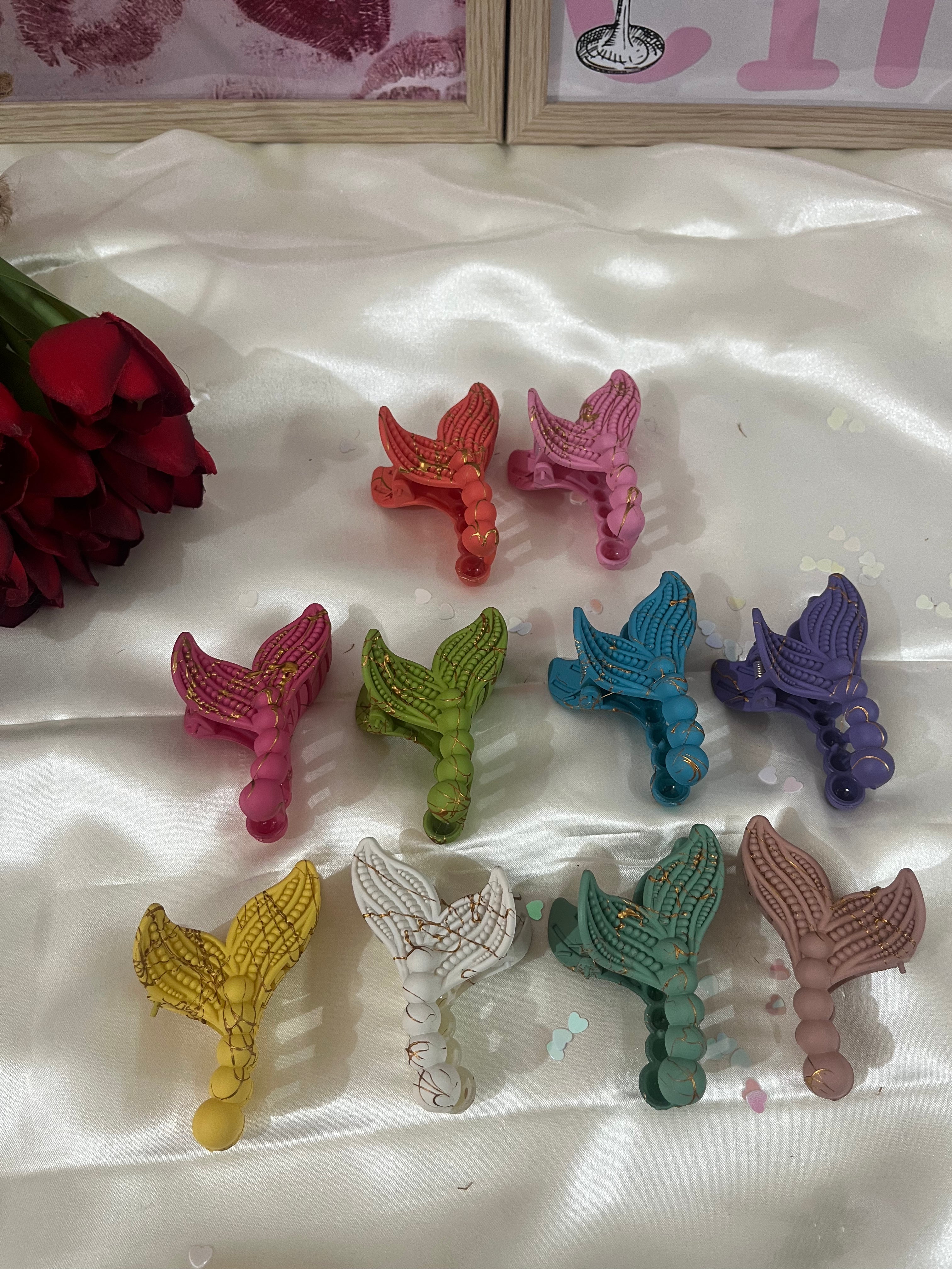 Mermaid-tail claw clip